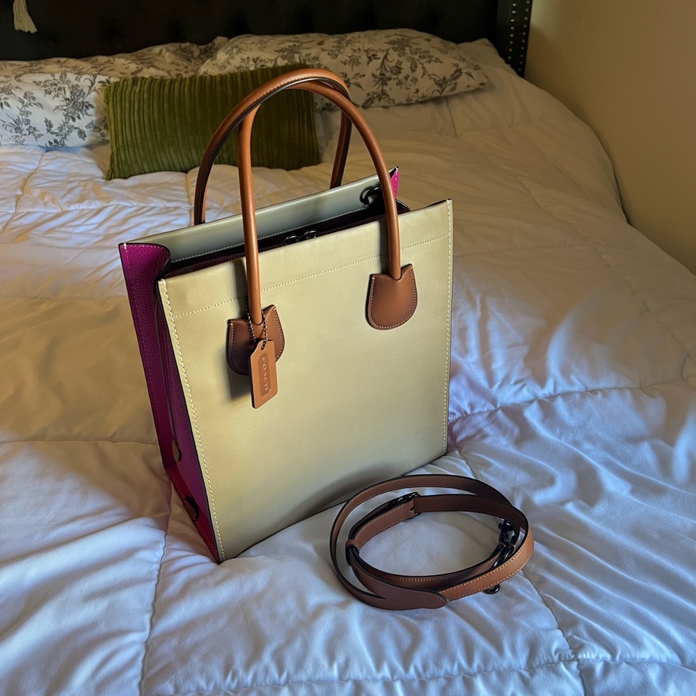 COACH Cashin Carry Tote Color block Taupe and pink leather